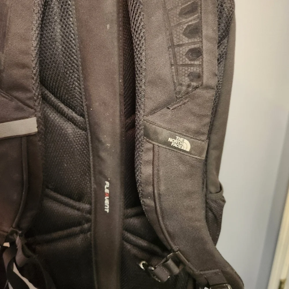 The North Face Vault Backpack Laptop Bag Has 2 Compartment Pockets